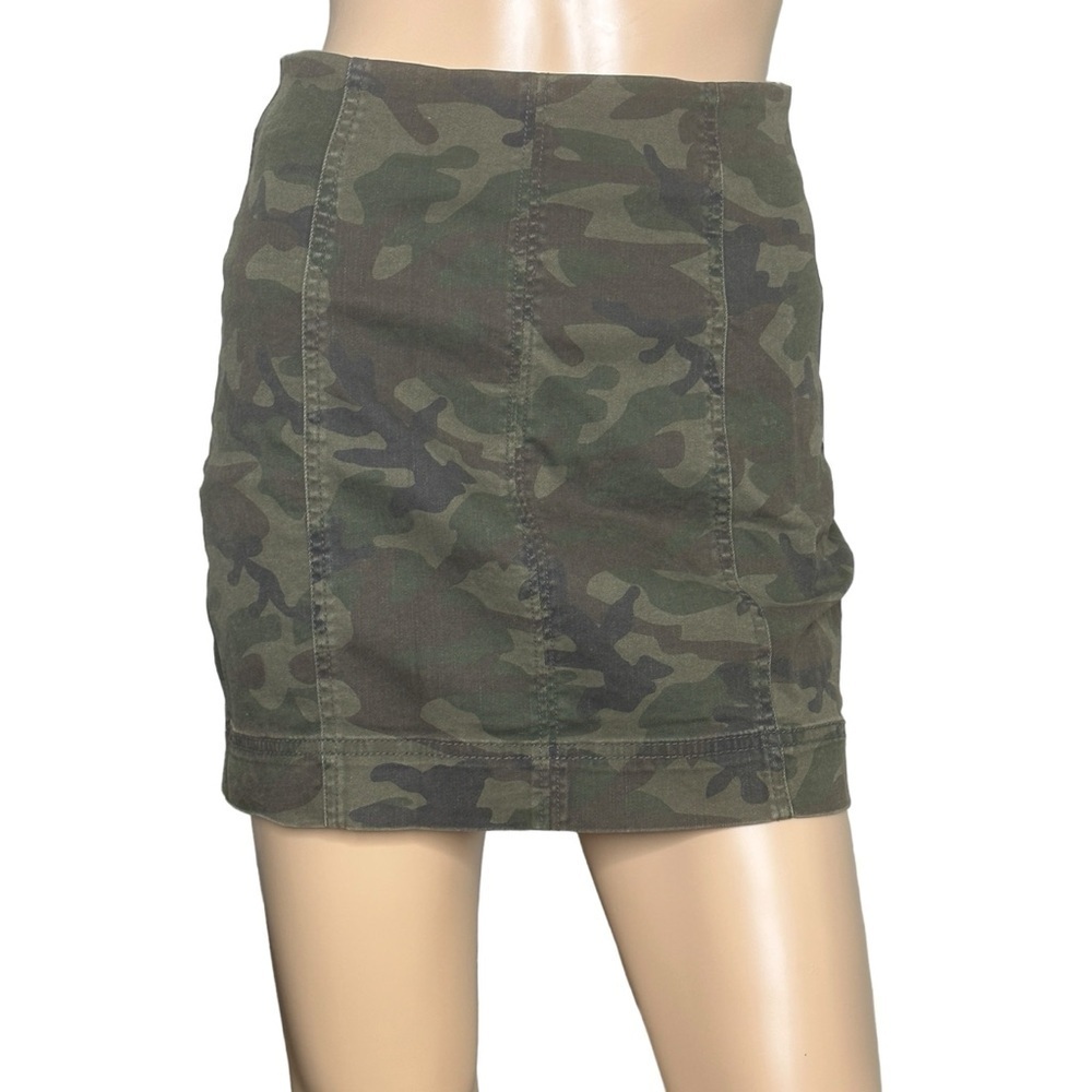 Tinseltown camo mini skirt, NWT, size 1
